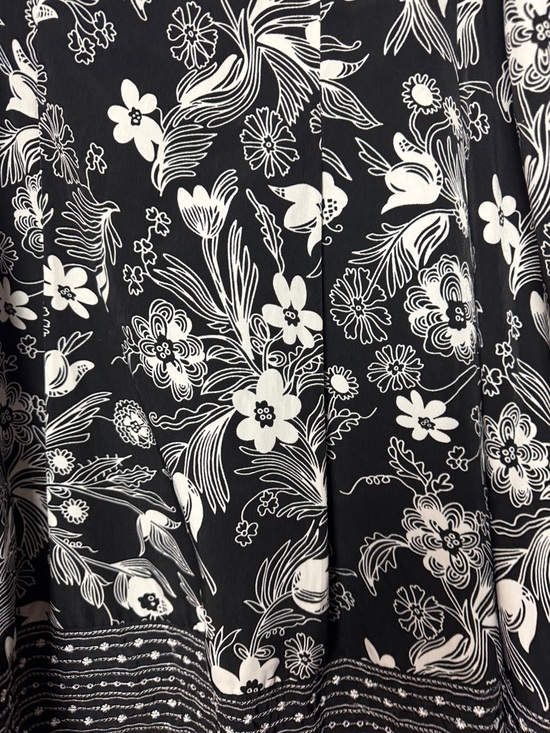Pre View Floral Black and White Skirt Size 10 - Picture 5 of 5